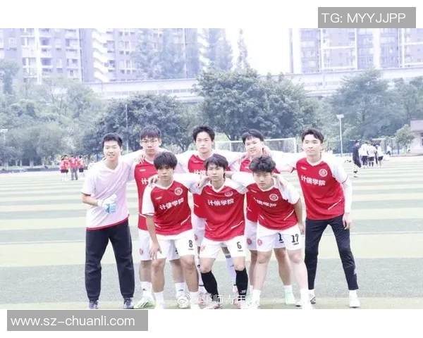 足球专题：聚焦重庆足球队的团队协作